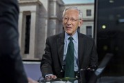 龟壳摇卦宏观经济学教授兼实践者Stanley Fisher逝世 曾培养全球多位经济决策者