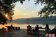 龟壳摇卦“移动卧室”重塑旅行方式 “Z世代”爱上车轮上的家